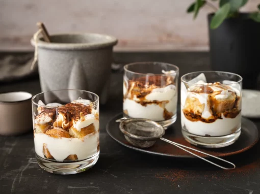 Mocca Joghurt Tiramisu im Glas – Einfaches Gourmet-Rezept