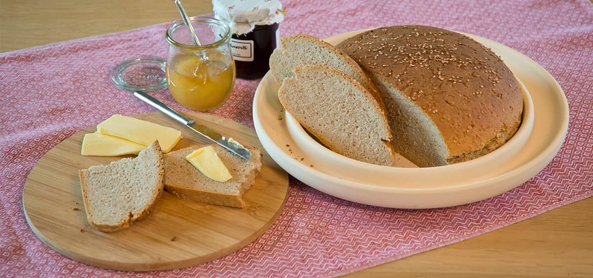 Vollkornbrot mit Sesam